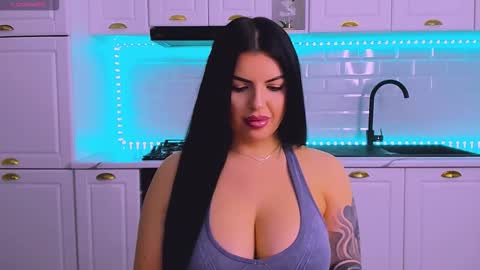 Snapshot of giulyalust chatting on March 16, 9:19 pm Giulia online show from March 16, 9:19 pm