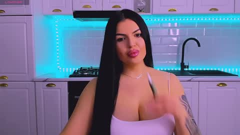 Snapshot of giulyalust chatting on March 17, 10:02 pm Giulia online show from March 17, 10:02 pm