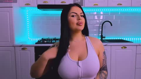 Snapshot of giulyalust chatting on March 19, 9:30 pm Giulia online show from March 19, 9:30 pm