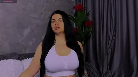 Snapshot of giulyalust chatting on May 12, 3:47 am Giulia online show from May 12, 3:47 am