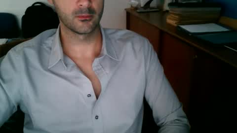 giuseppevai1 online show from October 31, 11:55 am