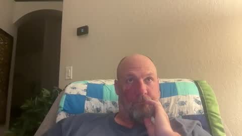 Snapshot of giveitup193 chatting on February 9, 12:14 am giveitup193 online show from February 9, 12:14 am
