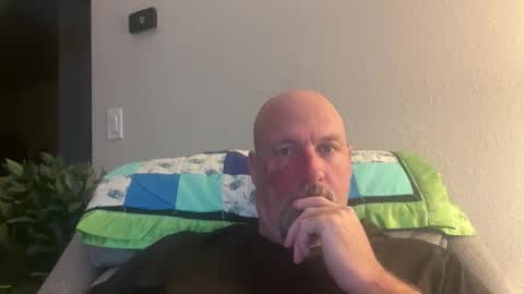 Snapshot of giveitup193 chatting on May 2, 12:59 am giveitup193 online show from May 2, 12:59 am