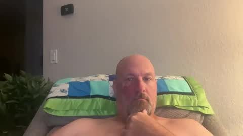 Snapshot of giveitup193 chatting on May 3, 1:00 am giveitup193 online show from May 3, 1:00 am