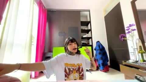 Snapshot of givenom chatting on February 17, 4:37 pm dirtyvenom online show from February 17, 4:37 pm