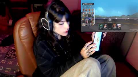 Snapshot of givenom chatting on November 14, 2:32 am dirtyvenom online show from November 14, 2:32 am