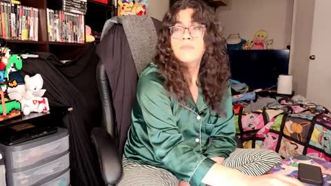 glaceon9 online show from March 31, 7:31 am