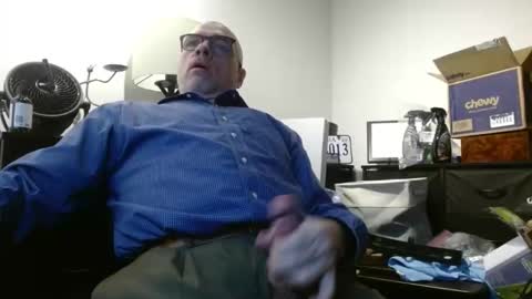 Snapshot of glaikind925958 chatting on April 8, 3:06 am glaikind925958 online show from April 8, 3:06 am