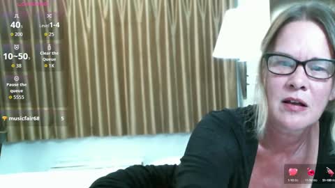 Gwendolyn online show from September 14, 1:16 am