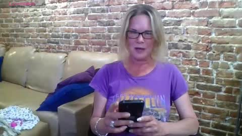 Gwendolyn online show from May 18, 3:35 am
