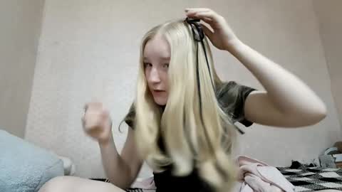 Laura online show from April 21, 7:03 am