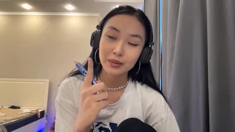 Snapshot of glenngauldin chatting on March 15, 11:16 am Mia online show from March 15, 11:16 am