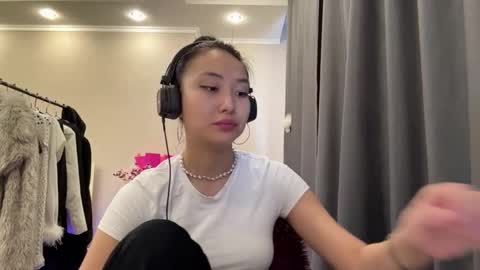 Snapshot of glenngauldin chatting on March 18, 10:29 am Mia online show from March 18, 10:29 am