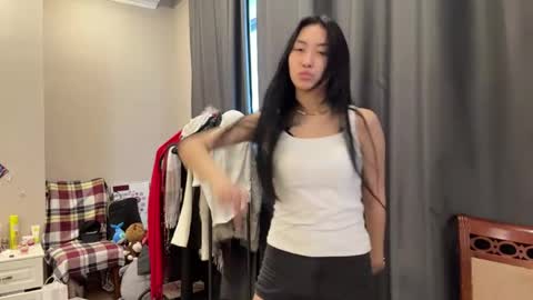 Snapshot of glenngauldin chatting on April 4, 11:18 am Mia online show from April 4, 11:18 am