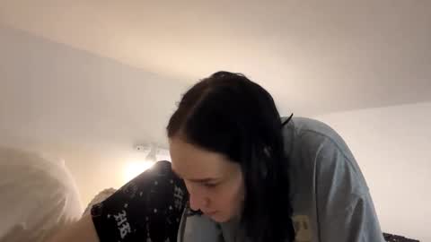 Snapshot of glennissawhill chatting on October 14, 10:16 am Bella online show from October 14, 10:16 am