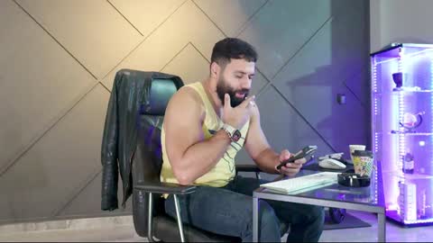 Matthew .. for short call me Matt online show from December 2, 8:41 am