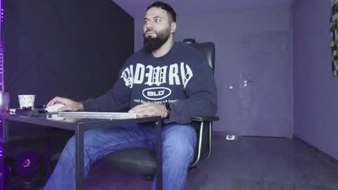 Matthew .. for short call me Matt online show from November 19, 6:46 am