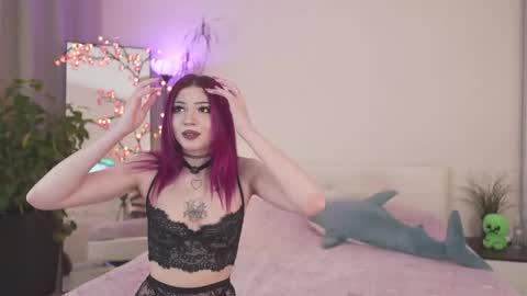 Snapshot of glitch_witch chatting on October 6, 6:05 pm Luna online show from October 6, 6:05 pm