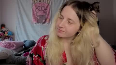 Glitch online show from January 6, 8:01 pm