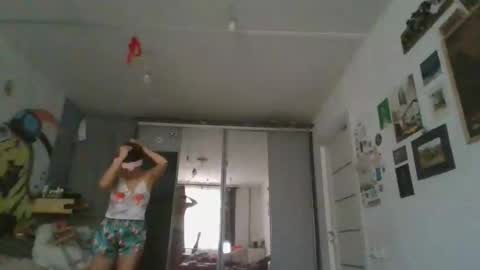 glitter_doll online show from January 9, 9:59 am