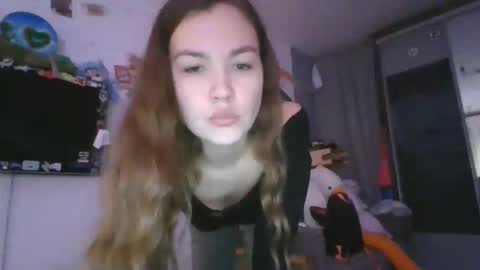 glitter_doll online show from January 18, 5:15 pm