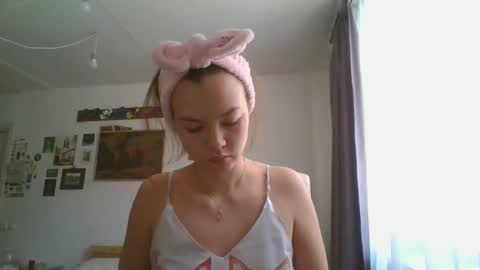 glitter_doll online show from February 25, 8:58 am