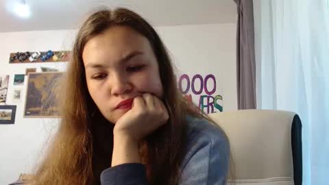 glitter_doll online show from September 10, 8:03 am