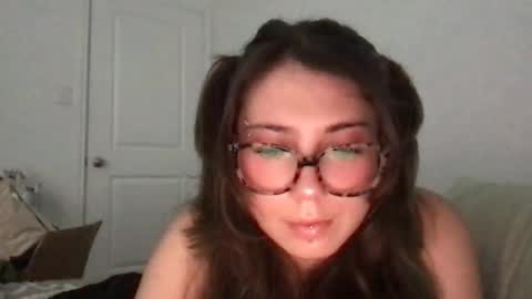 glitterdancingontheskin online show from June 23, 8:18 pm