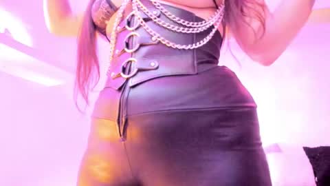 Mimi online show from November 13, 7:57 pm