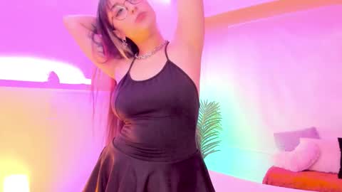 Mimi online show from November 15, 7:21 pm