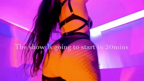 Mimi online show from May 5, 7:55 pm