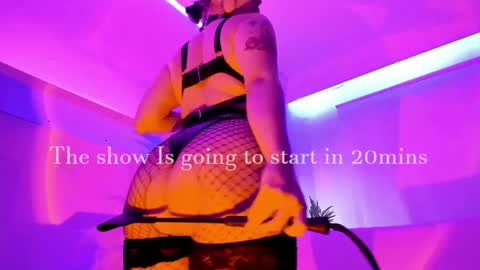 Mimi online show from May 7, 7:08 pm