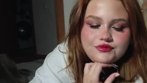 Snapshot of gloria_thomas chatting on February 21, 3:35 pm gloria_thomas online show from February 21, 3:35 pm