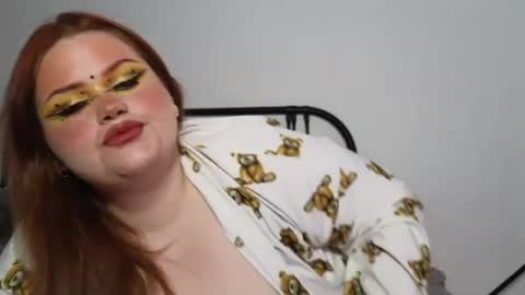 Snapshot of gloria_thomas chatting on April 2, 2:09 am gloria_thomas online show from April 2, 2:09 am