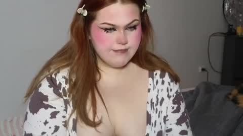 Snapshot of gloria_thomas chatting on April 3, 2:31 am gloria_thomas online show from April 3, 2:31 am