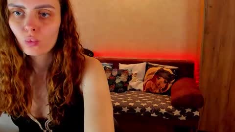 Snapshot of gloria_wood chatting on December 7, 9:22 pm Gloria Wood online show from December 7, 9:22 pm