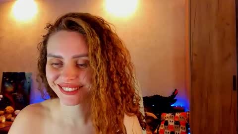 Snapshot of gloria_wood chatting on December 15, 6:59 pm Gloria Wood online show from December 15, 6:59 pm