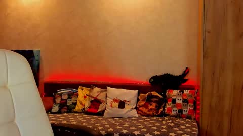 Snapshot of gloria_wood chatting on December 16, 3:54 pm Gloria Wood online show from December 16, 3:54 pm