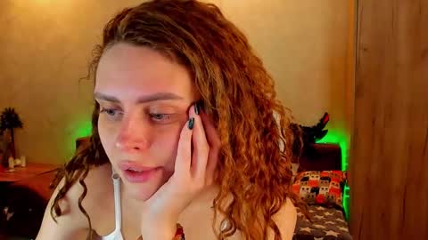 Snapshot of gloria_wood chatting on December 18, 4:28 pm Gloria Wood online show from December 18, 4:28 pm