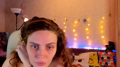 Snapshot of gloria_wood chatting on December 24, 11:44 pm Gloria Wood online show from December 24, 11:44 pm