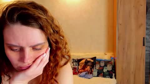 Snapshot of gloria_wood chatting on February 14, 9:10 pm Gloria Wood online show from February 14, 9:10 pm