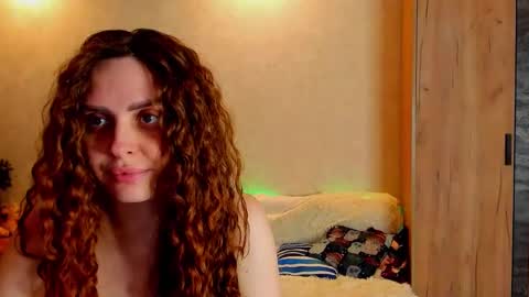 Snapshot of gloria_wood chatting on February 15, 10:21 pm Gloria Wood online show from February 15, 10:21 pm