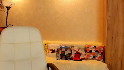 Snapshot of gloria_wood chatting on March 8, 9:40 pm Gloria Wood online show from March 8, 9:40 pm