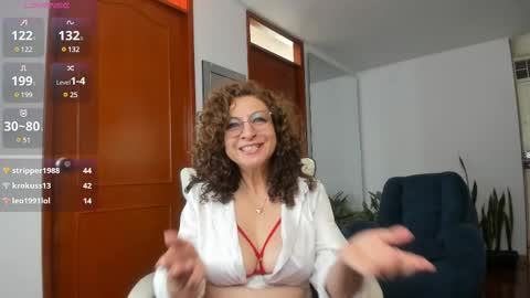 gloriacrespo online show from January 1, 8:47 pm