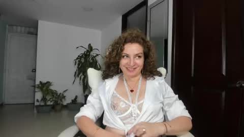 gloriacrespo online show from February 13, 8:55 pm