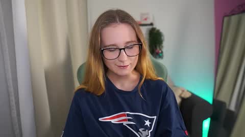 Monica online show from February 8, 9:02 am