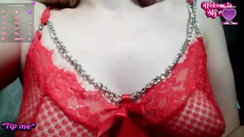 Snapshot of glossy_girl_1 chatting on December 23, 2:45 am Roxy online show from December 23, 2:45 am