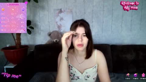 Snapshot of glossy_girl_1 chatting on October 20, 3:40 am Roxy online show from October 20, 3:40 am