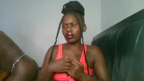 glossybabe77 online show from March 31, 10:48 am