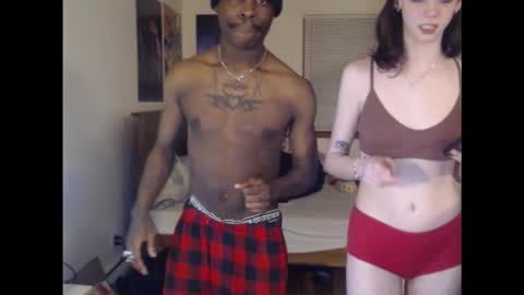 Snapshot of gnar1yprincess chatting on March 12, 2:39 am black white online show from March 12, 2:39 am